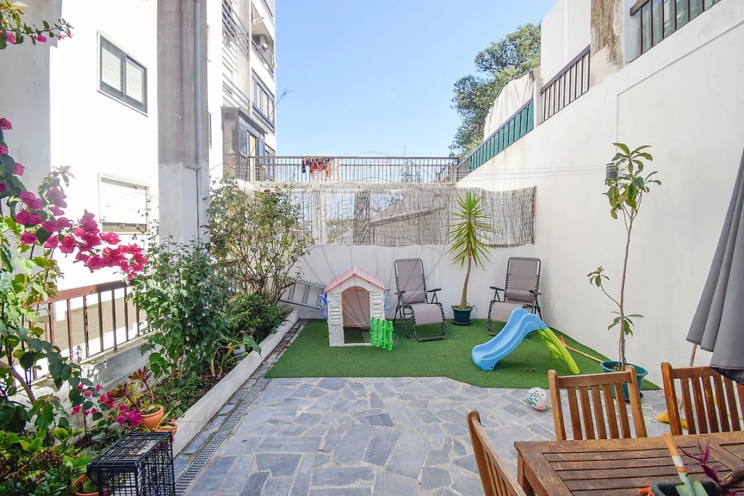 Apartamento T1 para Venda em Queluz e Belas Foto 18