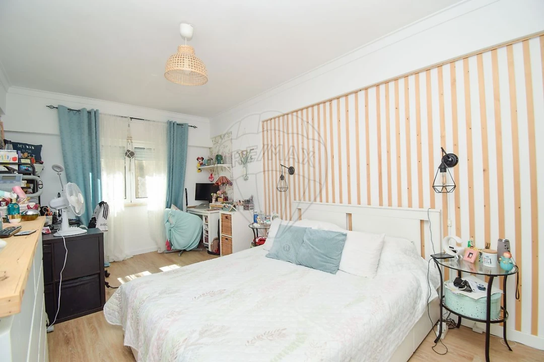 Apartamento T1 para Venda em Queluz e Belas Foto 4