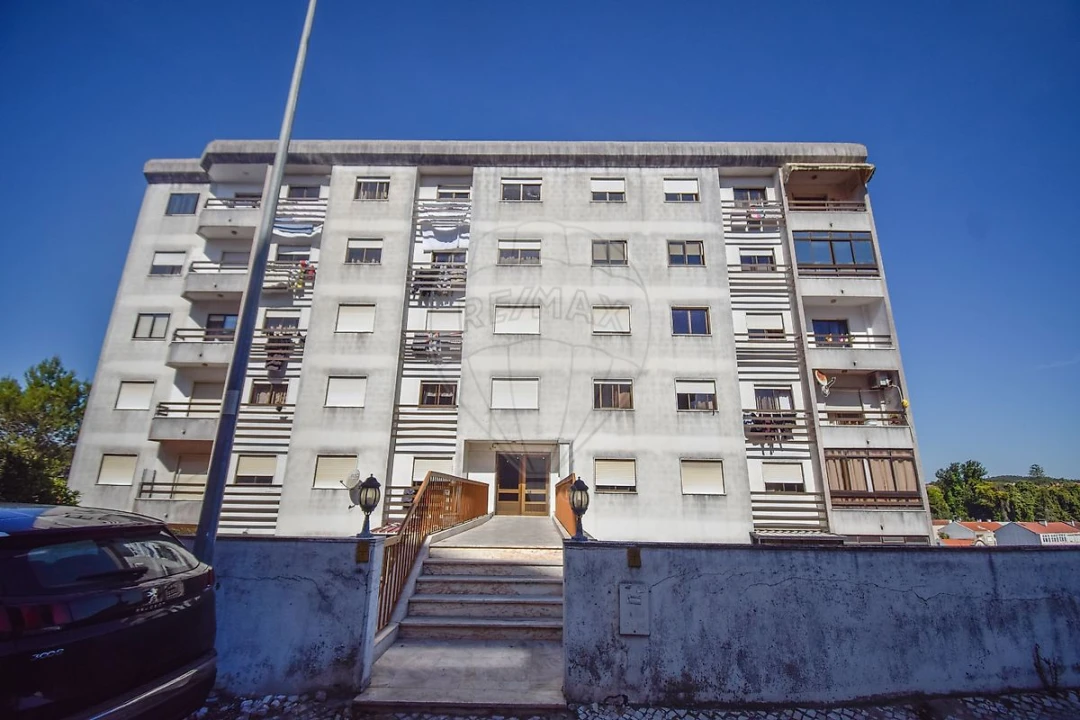 Apartamento T1 para Venda em Queluz e Belas Foto 23