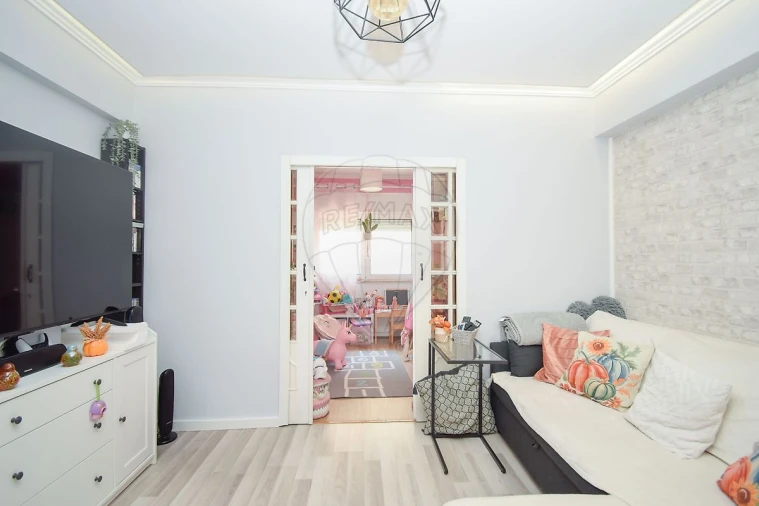 Apartamento T1 para Venda em Queluz e Belas Foto 8