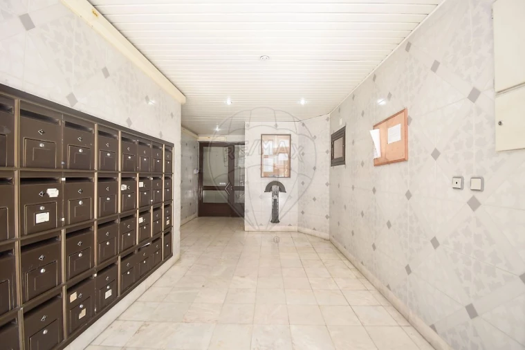 Apartamento T1 para Venda em Queluz e Belas Foto 21