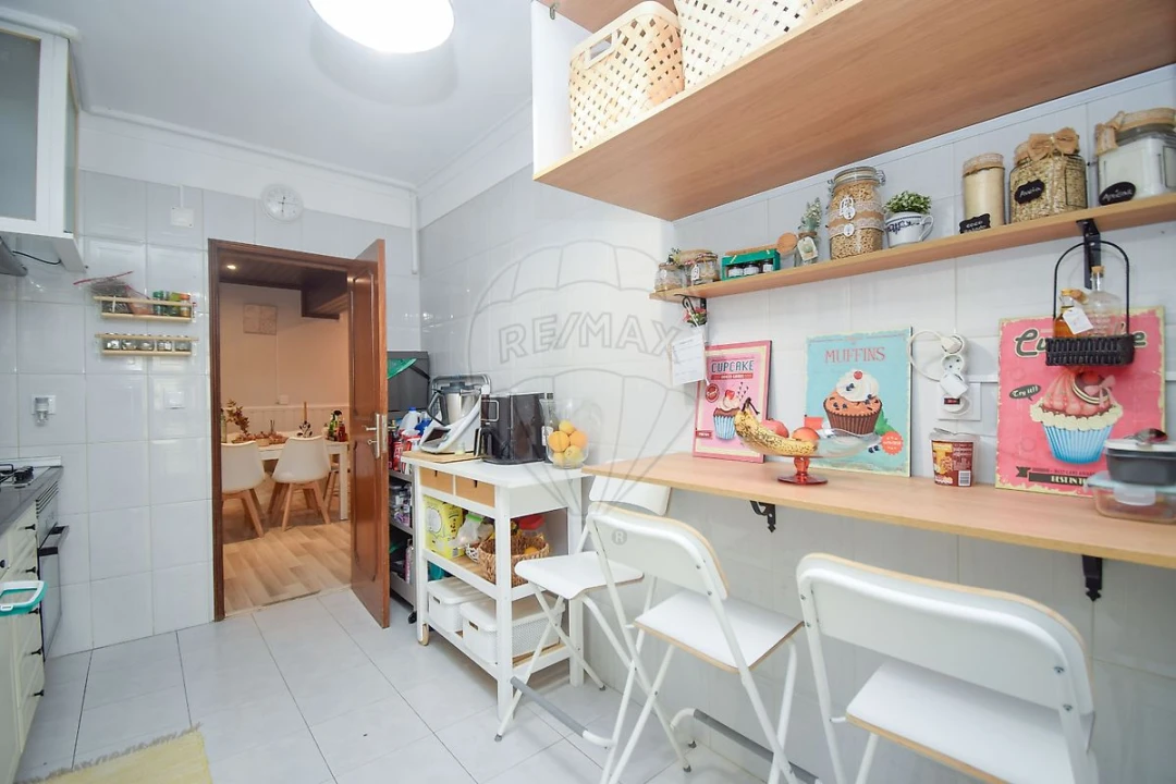 Apartamento T1 para Venda em Queluz e Belas Foto 14
