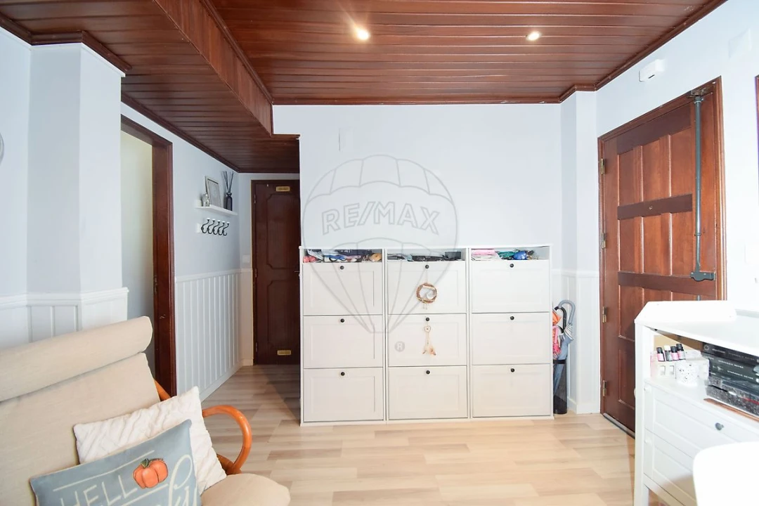 Apartamento T1 para Venda em Queluz e Belas Foto 3