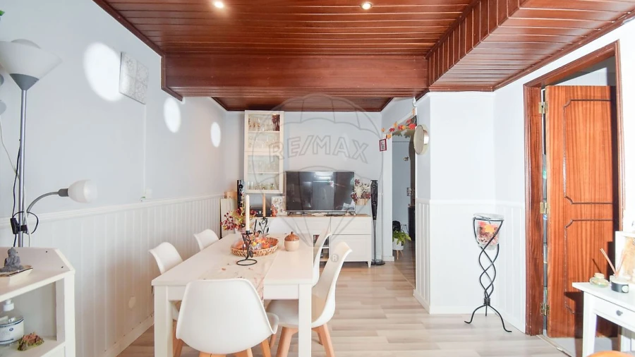 Apartamento T1 para Venda em Queluz e Belas