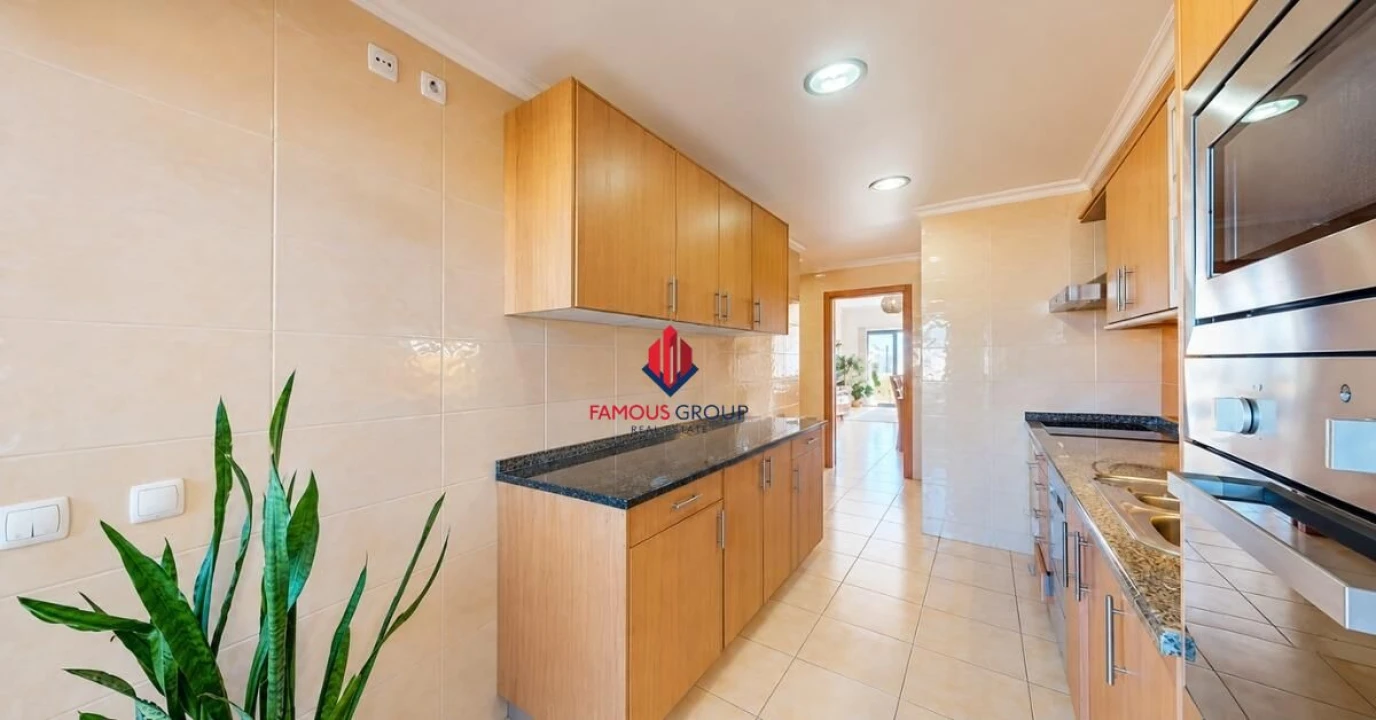 Apartamento T3 para Venda em Portimão Foto 13