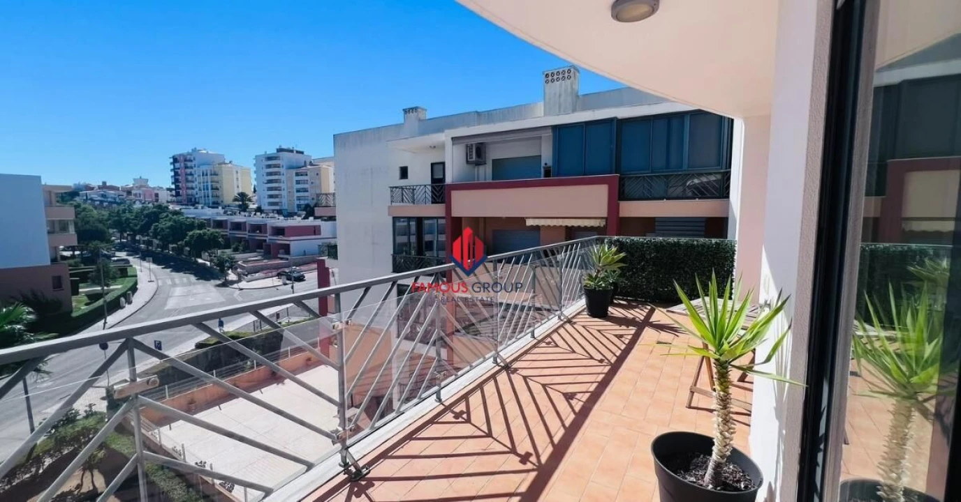 Apartamento T3 para Venda em Portimão Foto 3