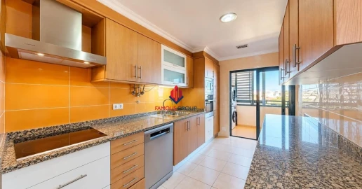 Apartamento T3 para Venda em Portimão