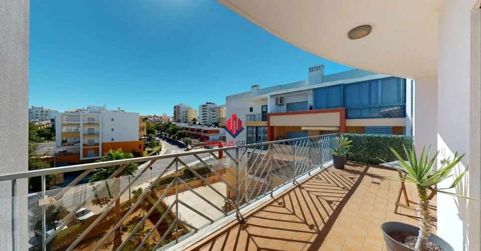 Apartamento T3 para Venda em Portimão Foto 6