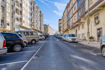 Garagem para Venda em Queluz e Belas