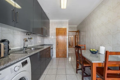 Apartamento T3 para Venda em Ferreiros, Prozelo e Besteiros
