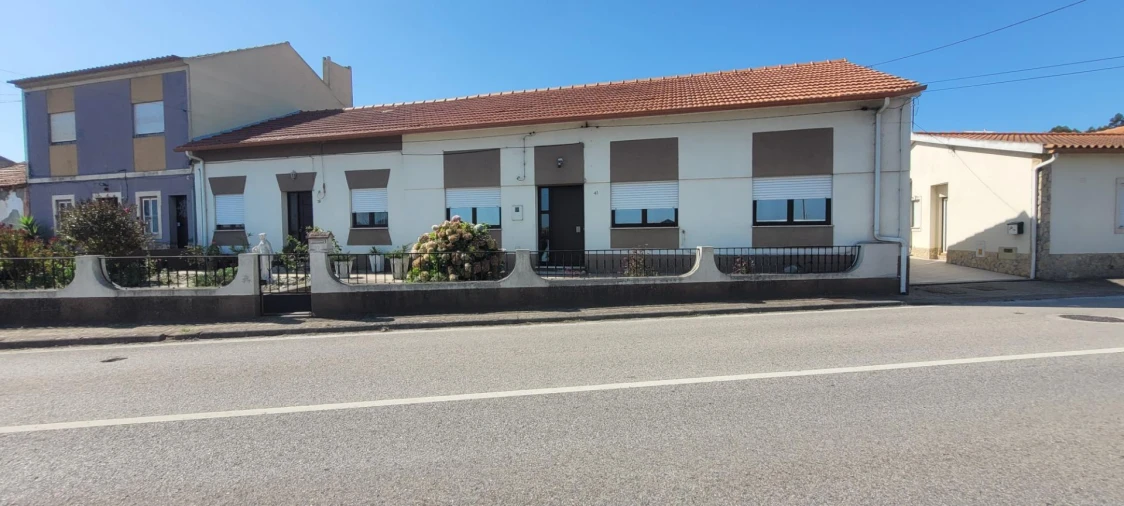 Moradia T5 para Venda em Lavos Foto 3