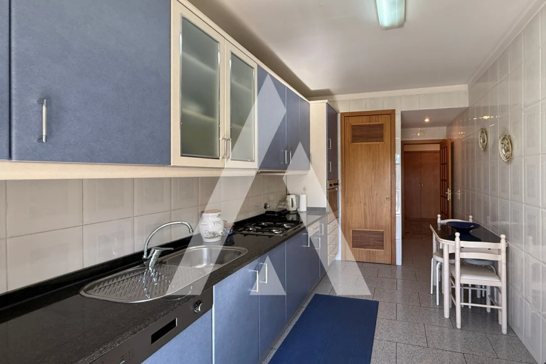 Apartamento T2 para Venda em Creixomil Foto 6
