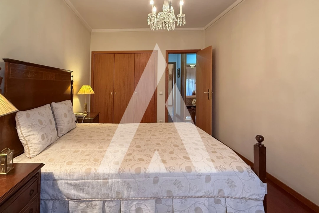 Apartamento T2 para Venda em Creixomil Foto 9