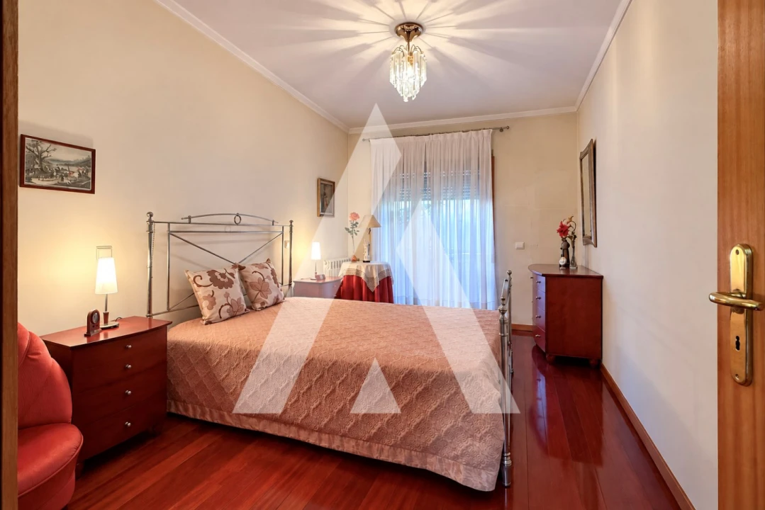 Apartamento T2 para Venda em Creixomil Foto 10