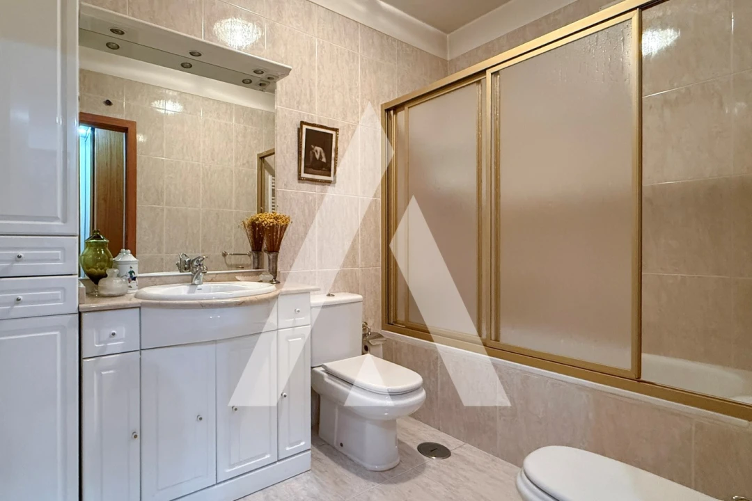 Apartamento T2 para Venda em Creixomil Foto 13