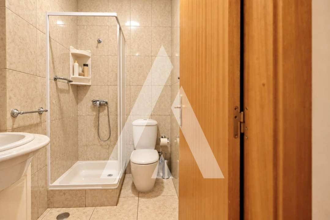 Apartamento T2 para Venda em Creixomil Foto 14
