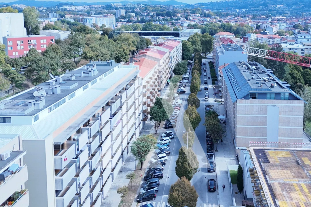 Apartamento T2 para Venda em Creixomil Foto 15