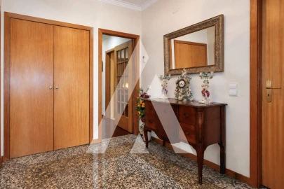 Apartamento T2 para Venda em Creixomil