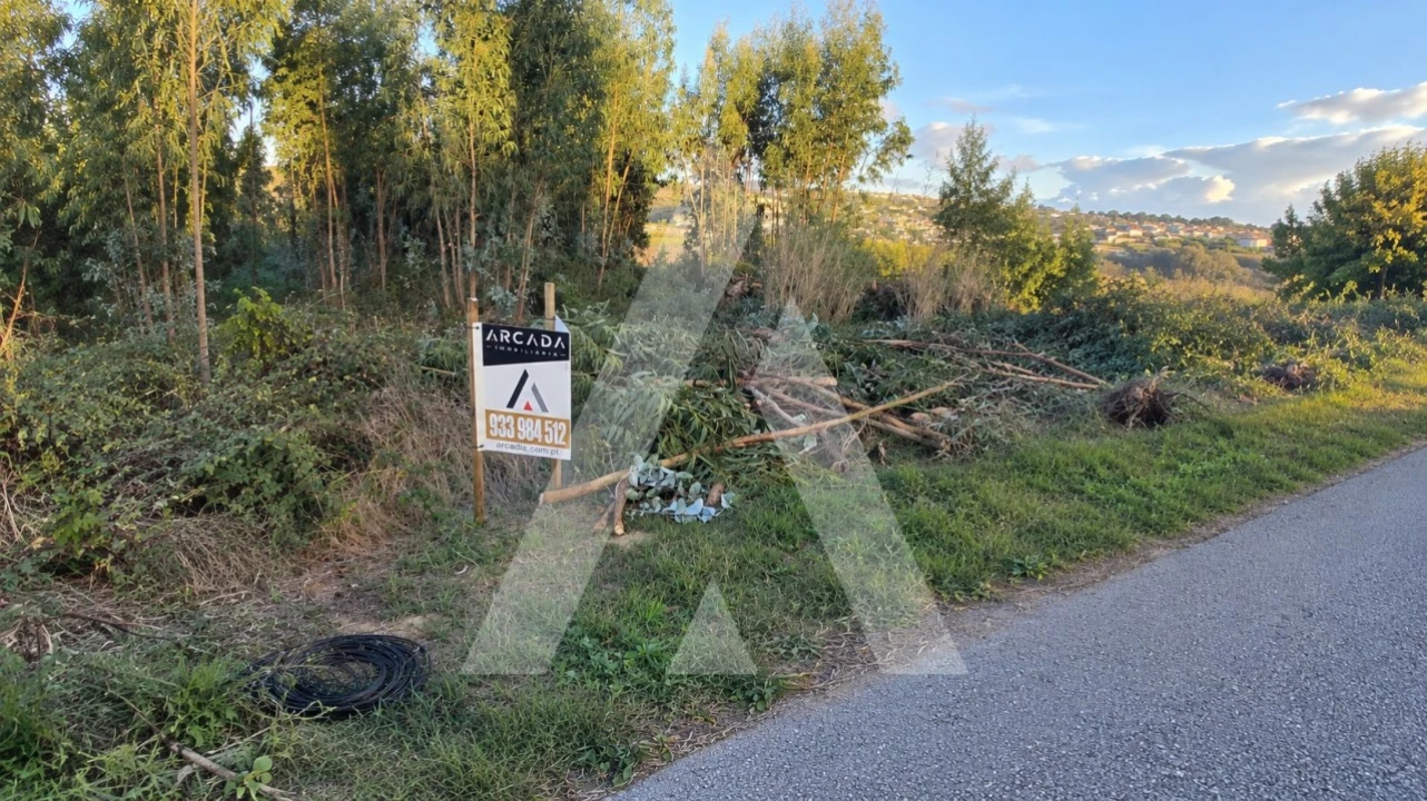Terreno para Venda em Parceiros e Azoia Foto 1