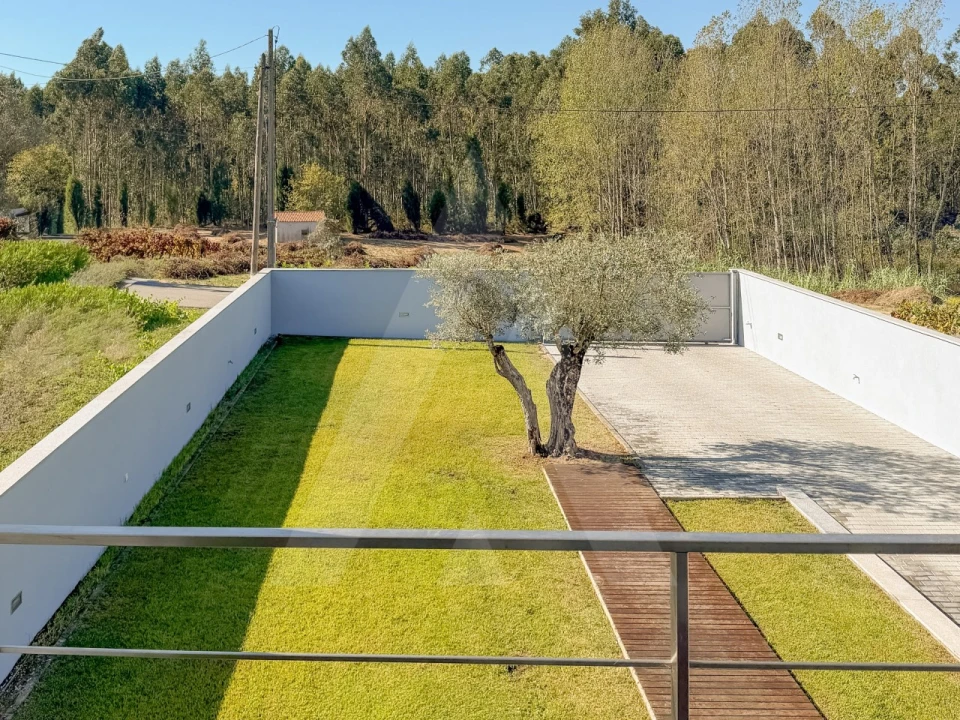 Moradia T4 para Venda em Oiã Foto 10