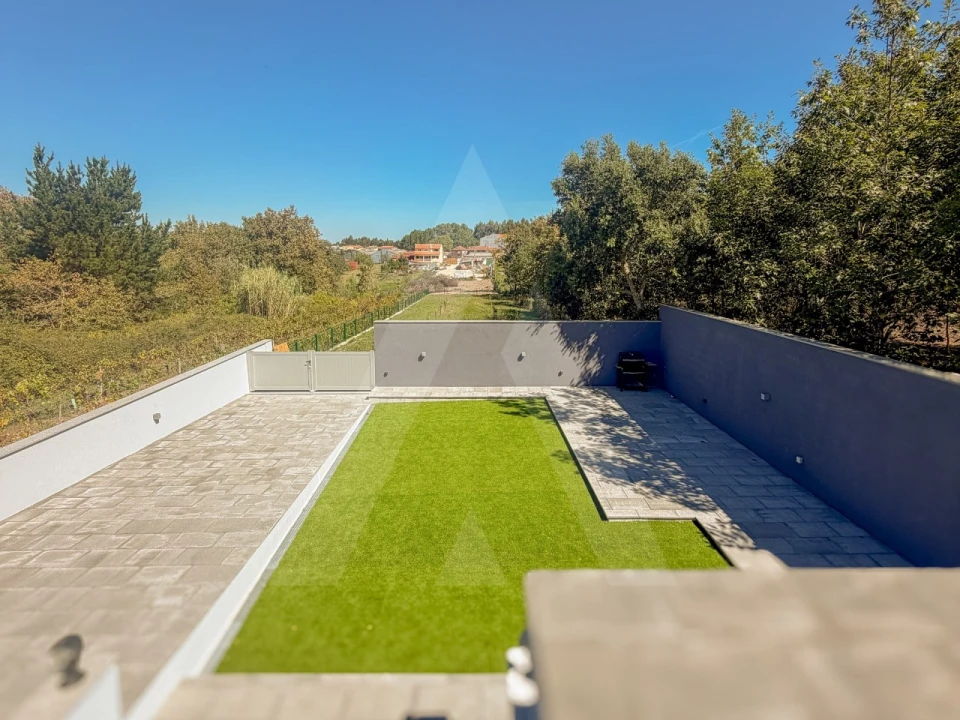 Moradia T4 para Venda em Oiã Foto 56