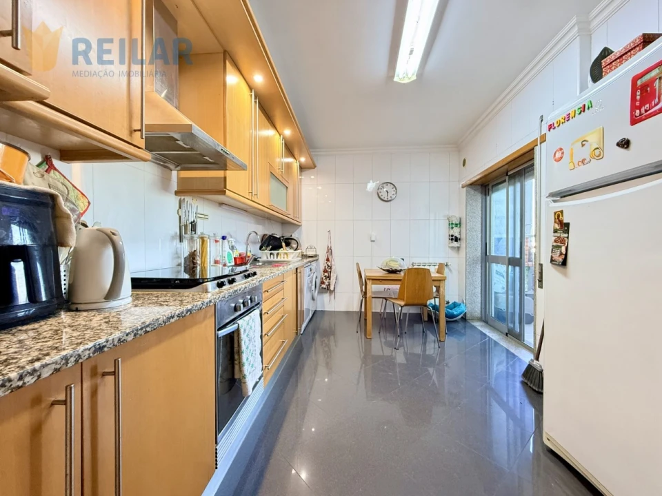 Apartamento T3 para Venda em Póvoa de Santa Iria e Forte da Casa Foto 2