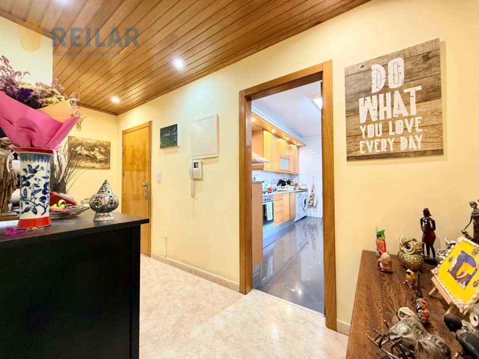 Apartamento T3 para Venda em Póvoa de Santa Iria e Forte da Casa Foto 3