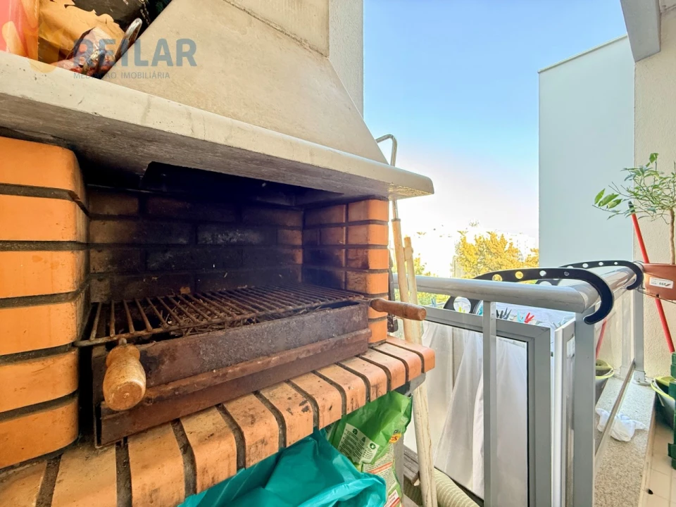 Apartamento T3 para Venda em Póvoa de Santa Iria e Forte da Casa Foto 4