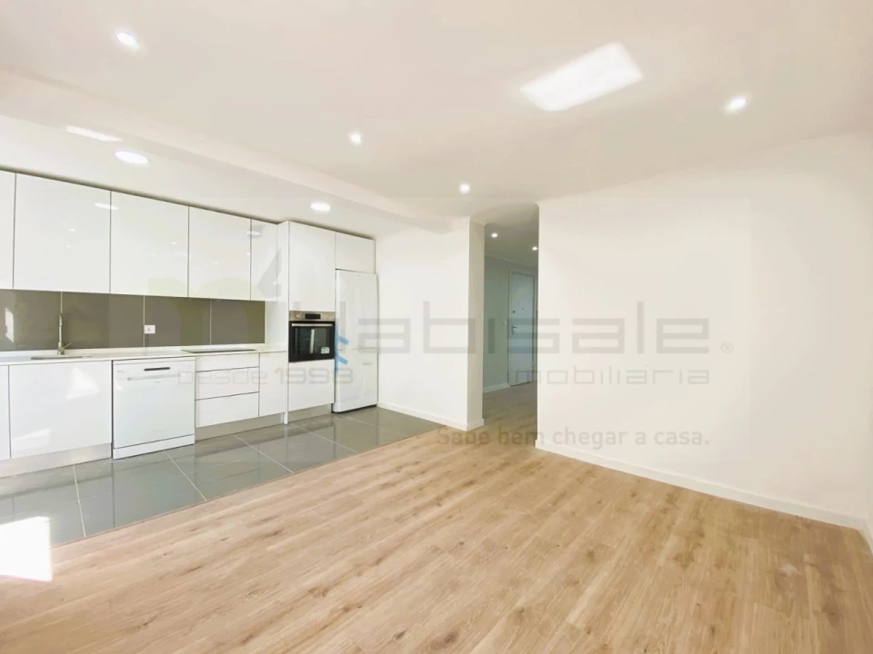 Apartamento T2 para Venda em Venteira Foto 3