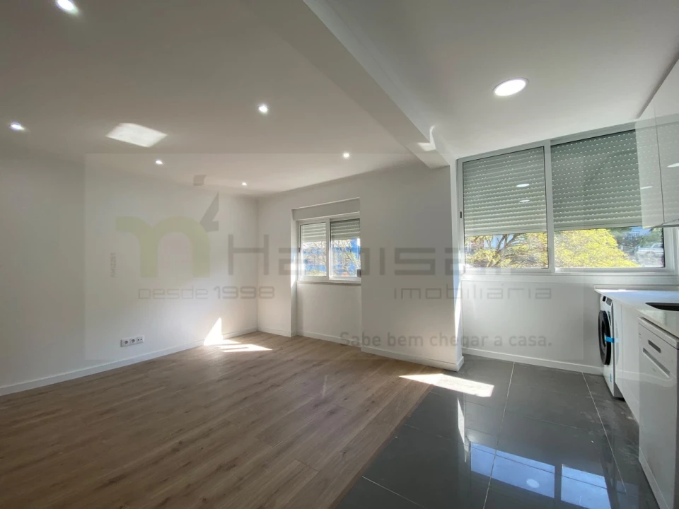 Apartamento T2 para Venda em Venteira Foto 4