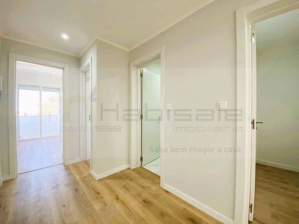 Apartamento T2 para Venda em Venteira Foto 7