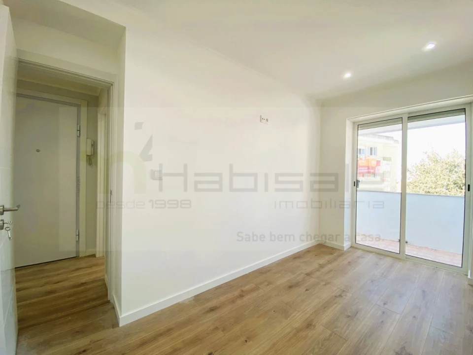 Apartamento T2 para Venda em Venteira Foto 10