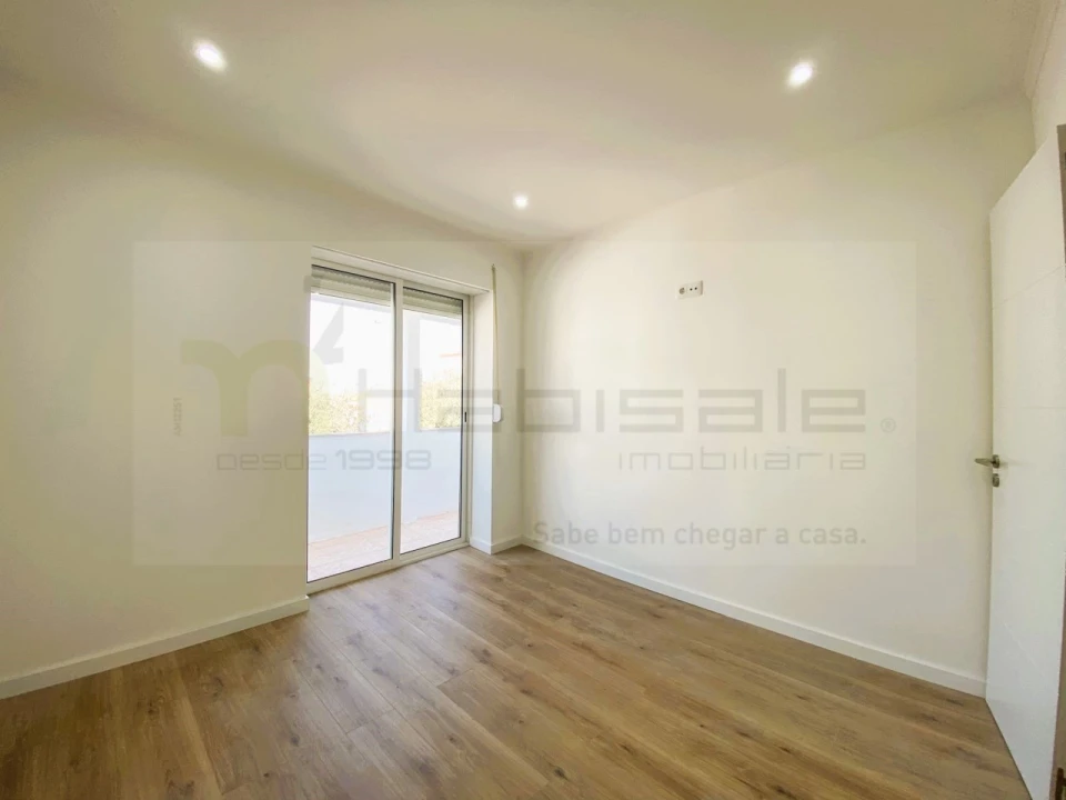 Apartamento T2 para Venda em Venteira Foto 20