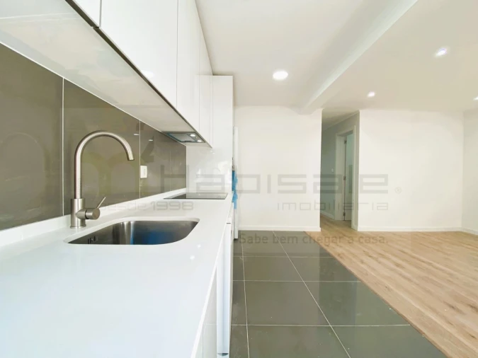 Apartamento T2 para Venda em Venteira Foto 5
