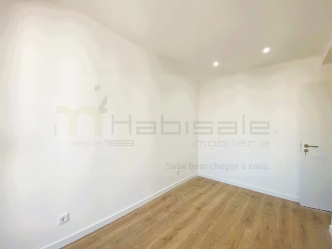 Apartamento T2 para Venda em Venteira Foto 11