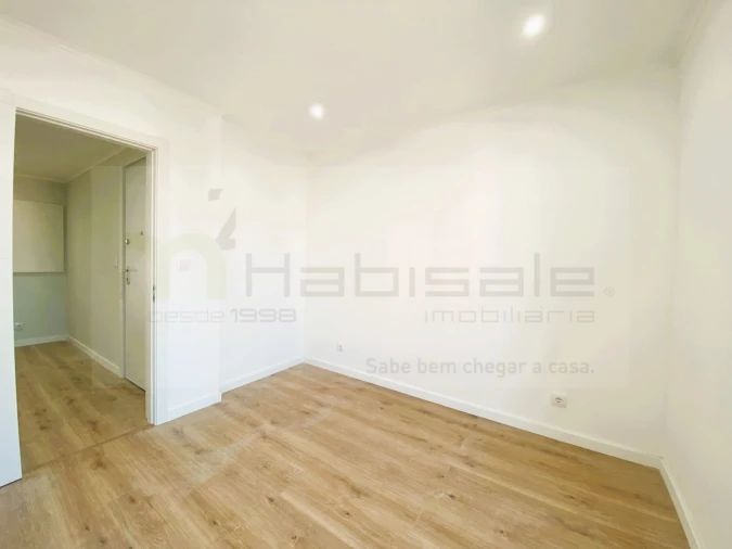 Apartamento T2 para Venda em Venteira Foto 19