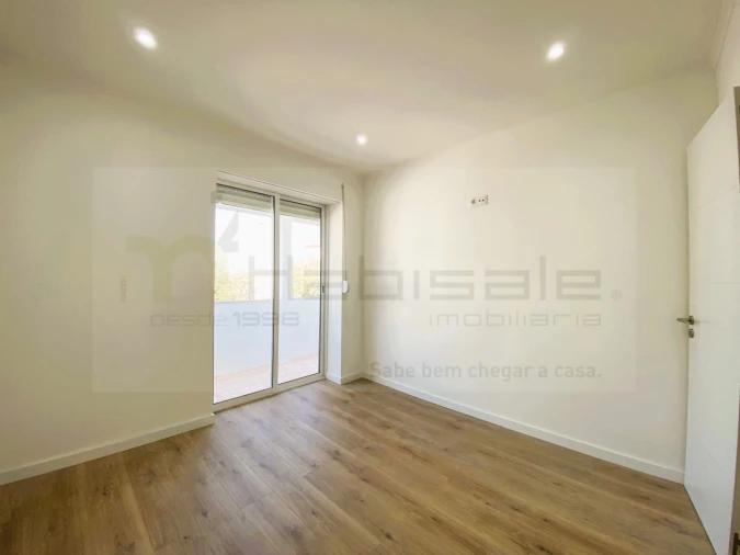 Apartamento T2 para Venda em Venteira Foto 20
