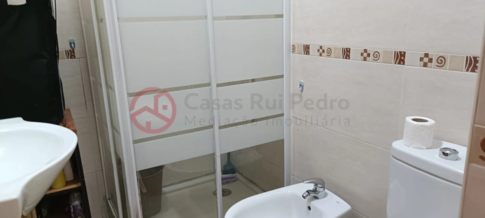 Apartamento T2 para Venda em Corroios Foto 21