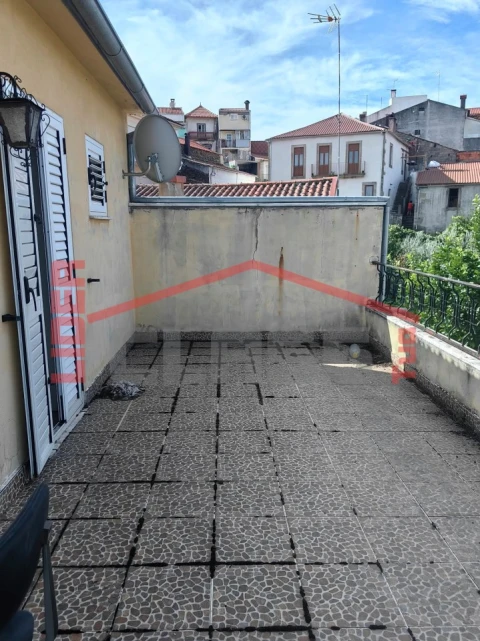Moradia T3 para Venda em Freixo de Espada a Cinta e Mazouco