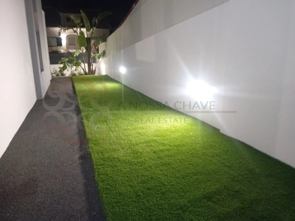 Moradia T4 para Venda em Charneca de Caparica e Sobreda Foto 2