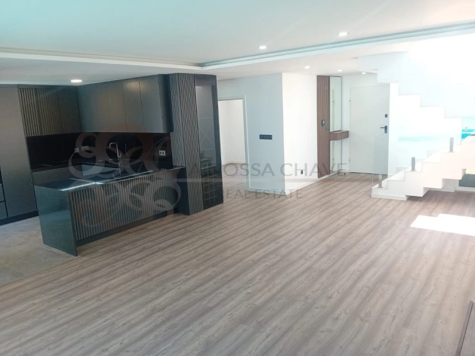 Moradia T4 para Venda em Charneca de Caparica e Sobreda Foto 9