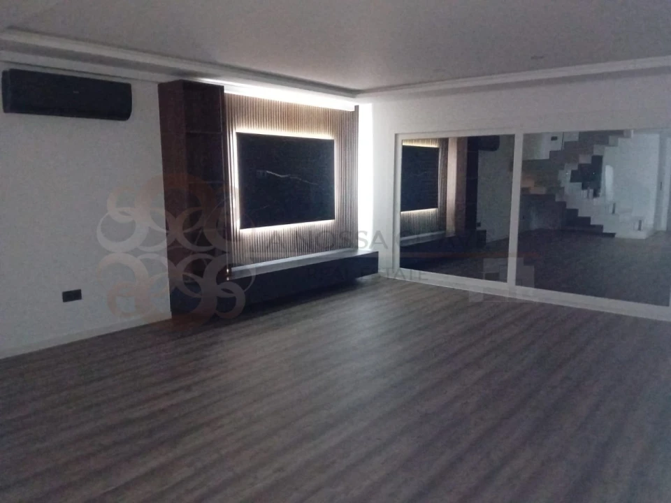 Moradia T4 para Venda em Charneca de Caparica e Sobreda Foto 12