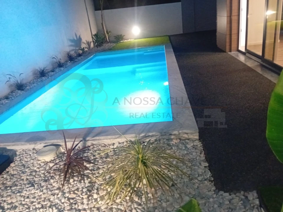 Moradia T4 para Venda em Charneca de Caparica e Sobreda Foto 18