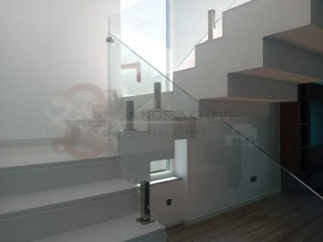 Moradia T4 para Venda em Charneca de Caparica e Sobreda