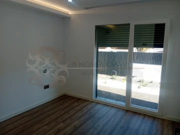 Moradia T4 para Venda em Charneca de Caparica e Sobreda