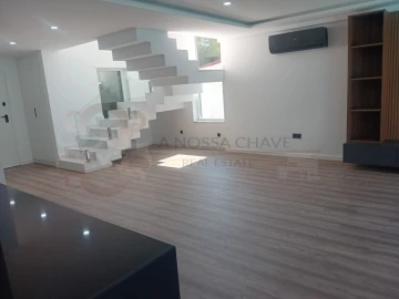 Moradia T4 para Venda em Charneca de Caparica e Sobreda