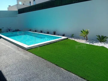 Moradia T4 para Venda em Charneca de Caparica e Sobreda