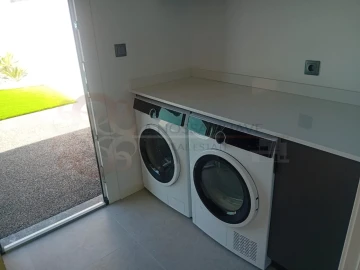Moradia T4 para Venda em Charneca de Caparica e Sobreda