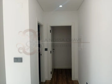 Moradia T4 para Venda em Charneca de Caparica e Sobreda