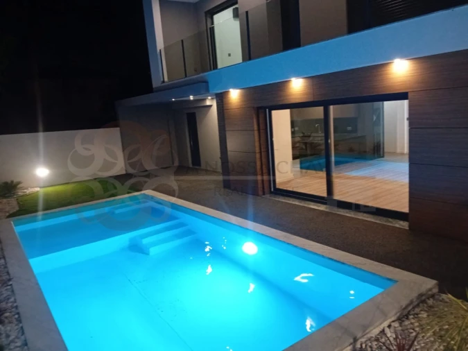 Moradia T4 para Venda em Charneca de Caparica e Sobreda Foto 20
